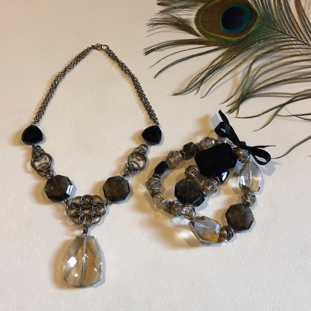 Cache Necklace and Bracelet Set